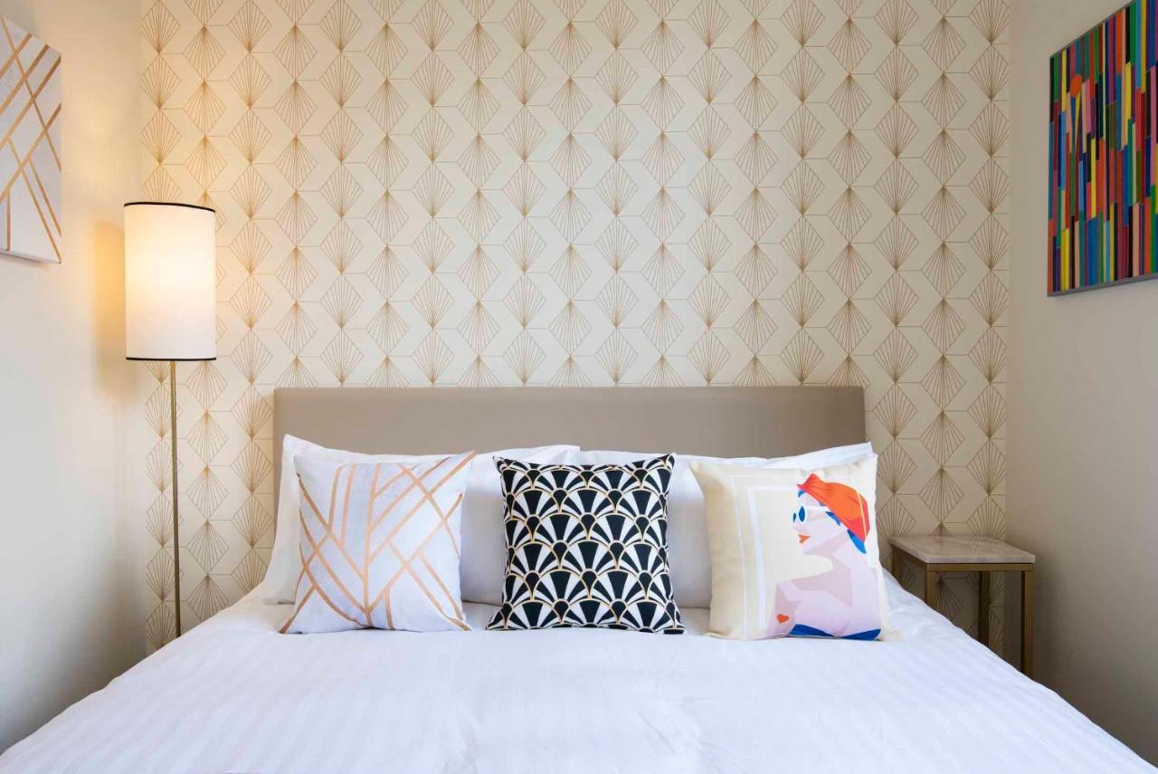 ก็อง ลา วีล ดอร์ Bed & Breakfast อาฌ็อง ห้อง รูปภาพ