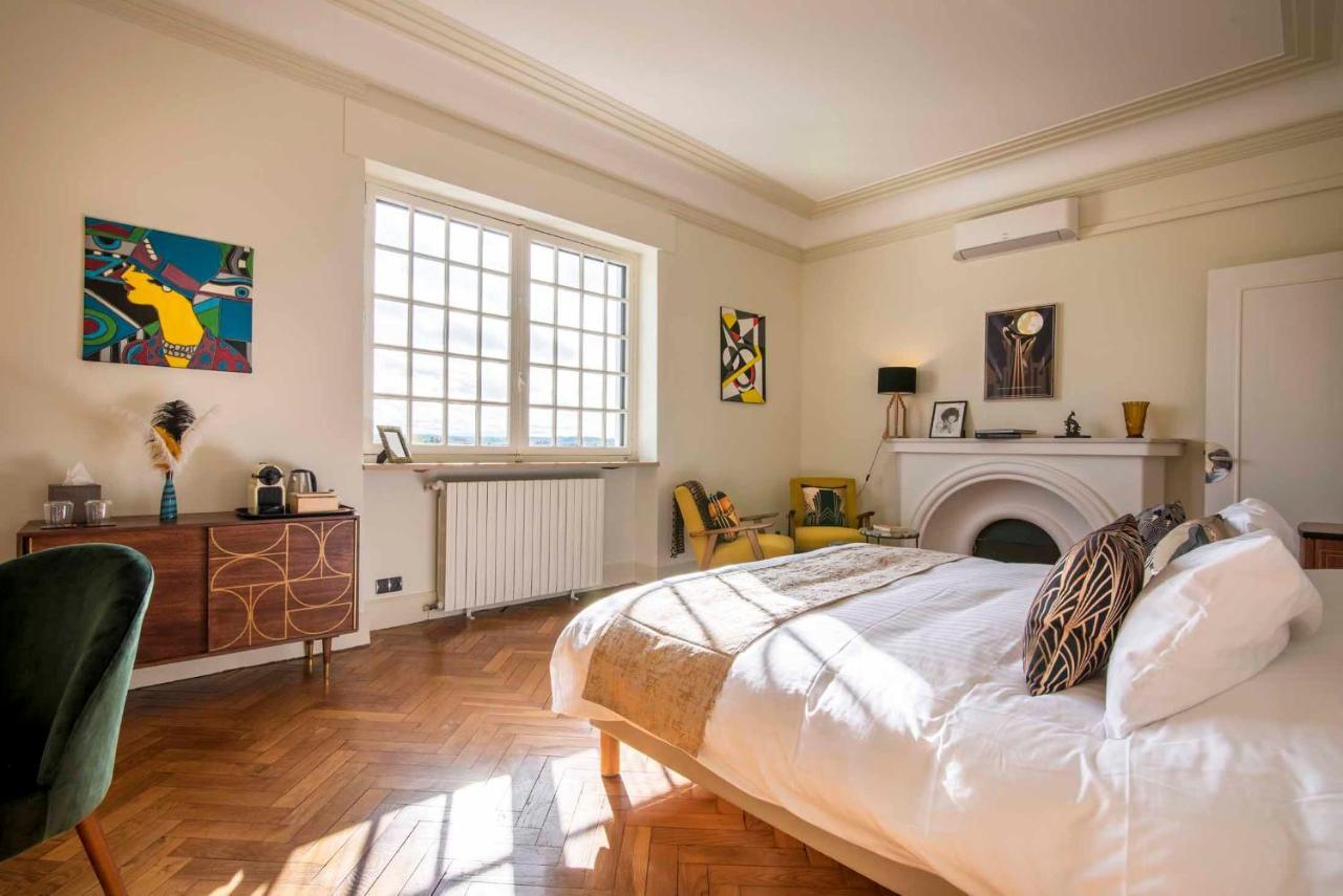 ก็อง ลา วีล ดอร์ Bed & Breakfast อาฌ็อง ภายนอก รูปภาพ