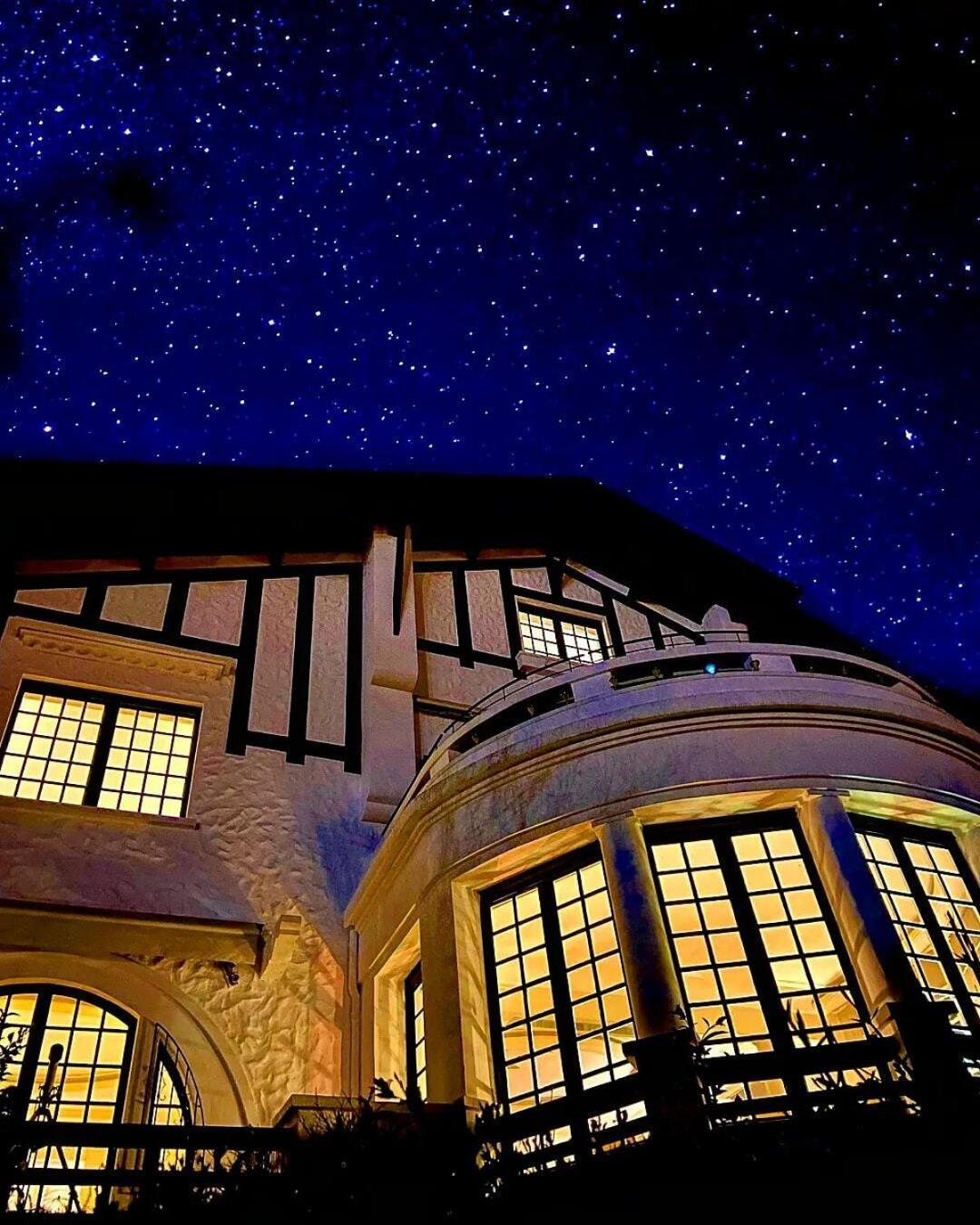 ก็อง ลา วีล ดอร์ Bed & Breakfast อาฌ็อง ภายนอก รูปภาพ