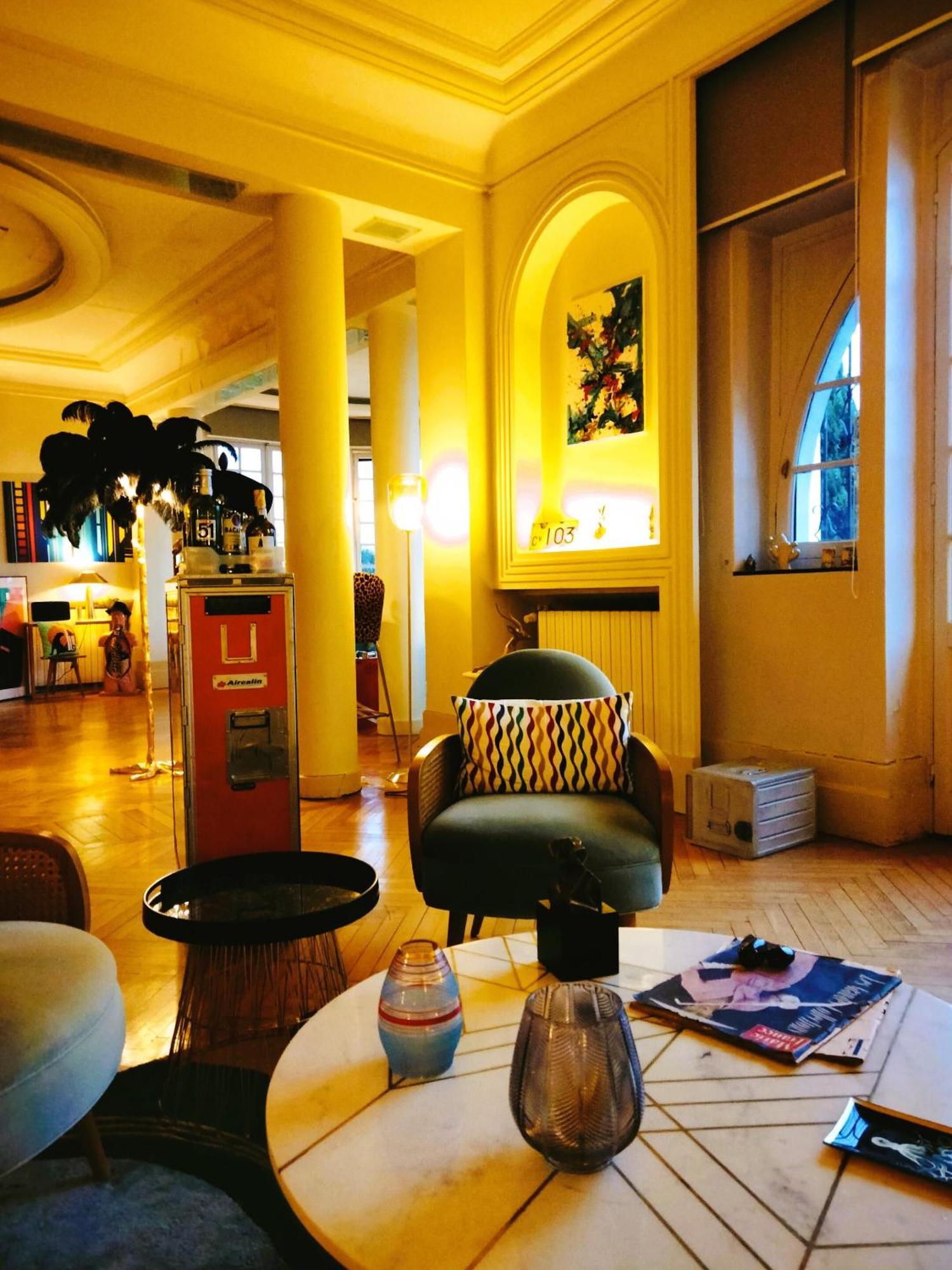 ก็อง ลา วีล ดอร์ Bed & Breakfast อาฌ็อง ภายนอก รูปภาพ