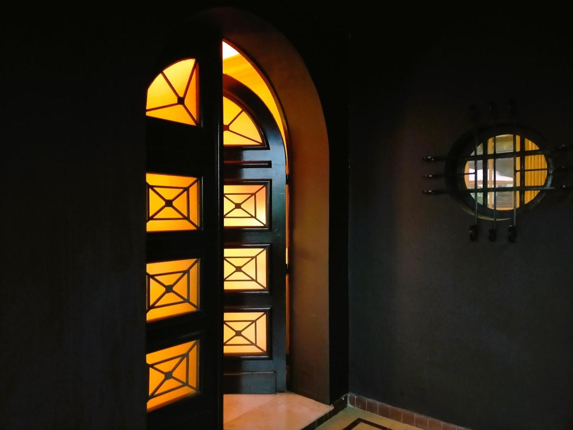 ก็อง ลา วีล ดอร์ Bed & Breakfast อาฌ็อง ภายนอก รูปภาพ