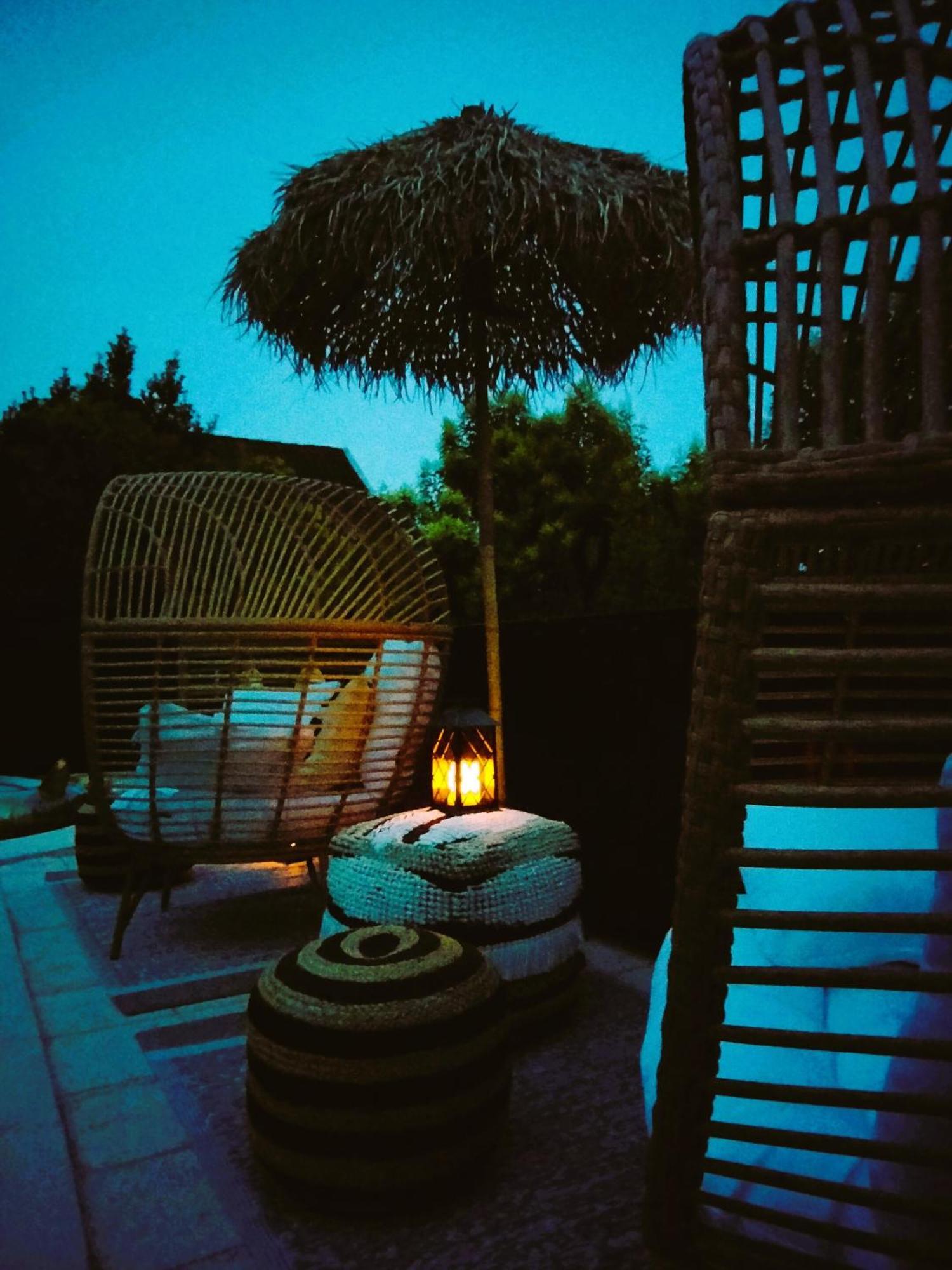 ก็อง ลา วีล ดอร์ Bed & Breakfast อาฌ็อง ภายนอก รูปภาพ