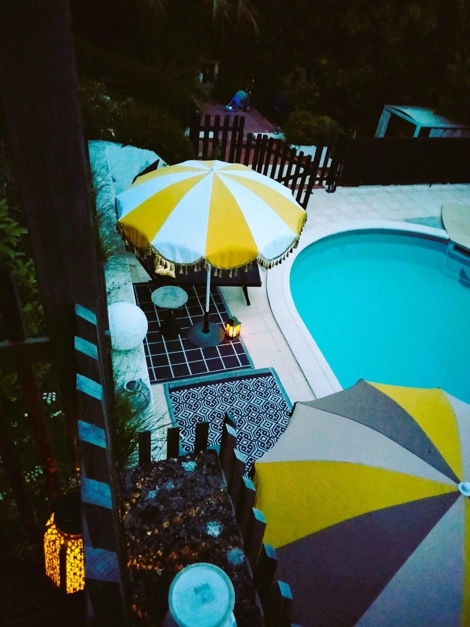 ก็อง ลา วีล ดอร์ Bed & Breakfast อาฌ็อง ภายนอก รูปภาพ