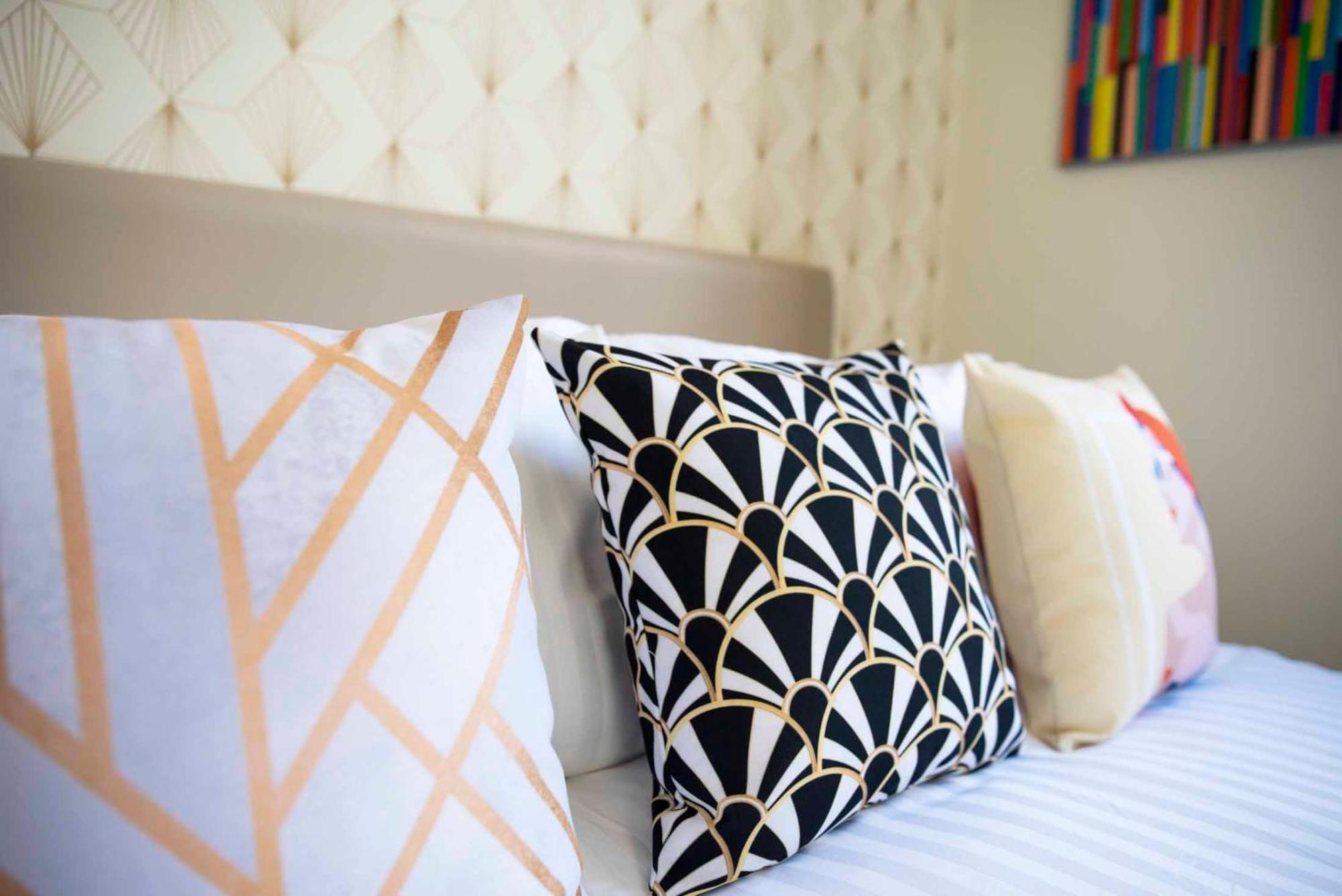 ก็อง ลา วีล ดอร์ Bed & Breakfast อาฌ็อง ห้อง รูปภาพ