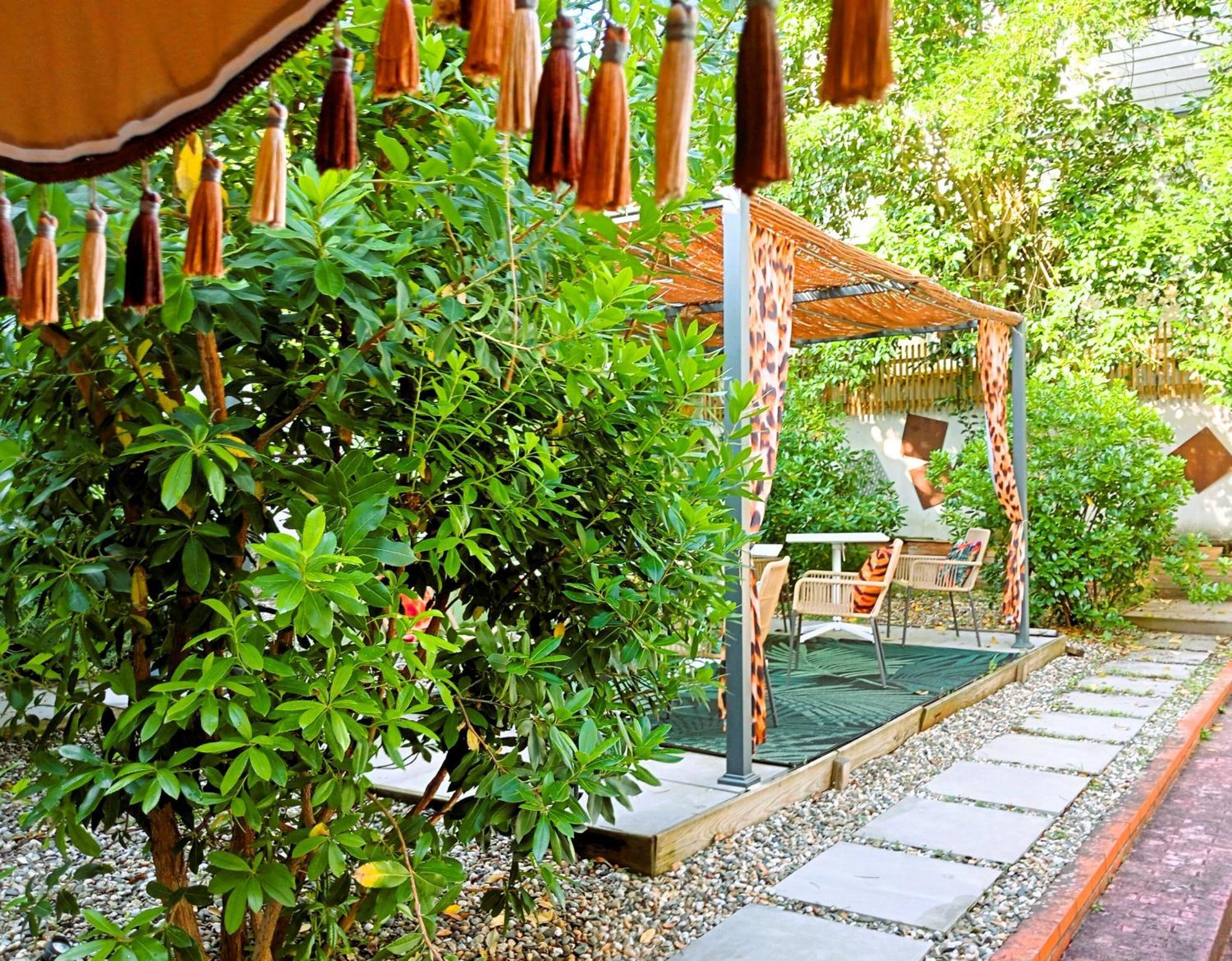ก็อง ลา วีล ดอร์ Bed & Breakfast อาฌ็อง ภายนอก รูปภาพ
