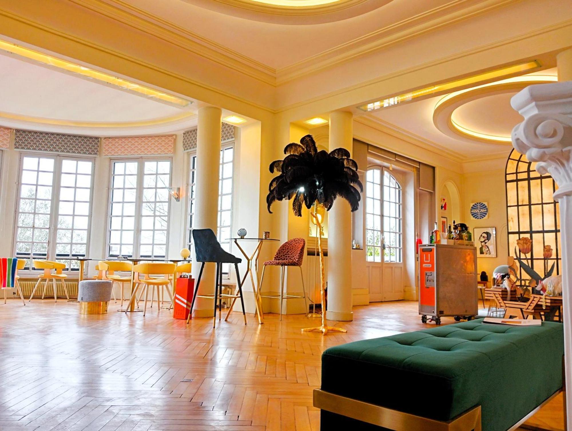 ก็อง ลา วีล ดอร์ Bed & Breakfast อาฌ็อง ภายนอก รูปภาพ